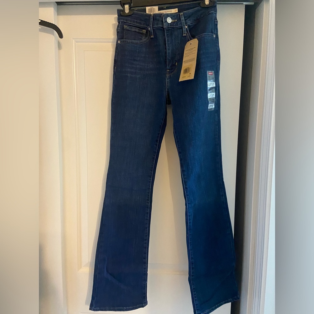 NWT Levi’s 725 High Rise Boot Cut Jeans